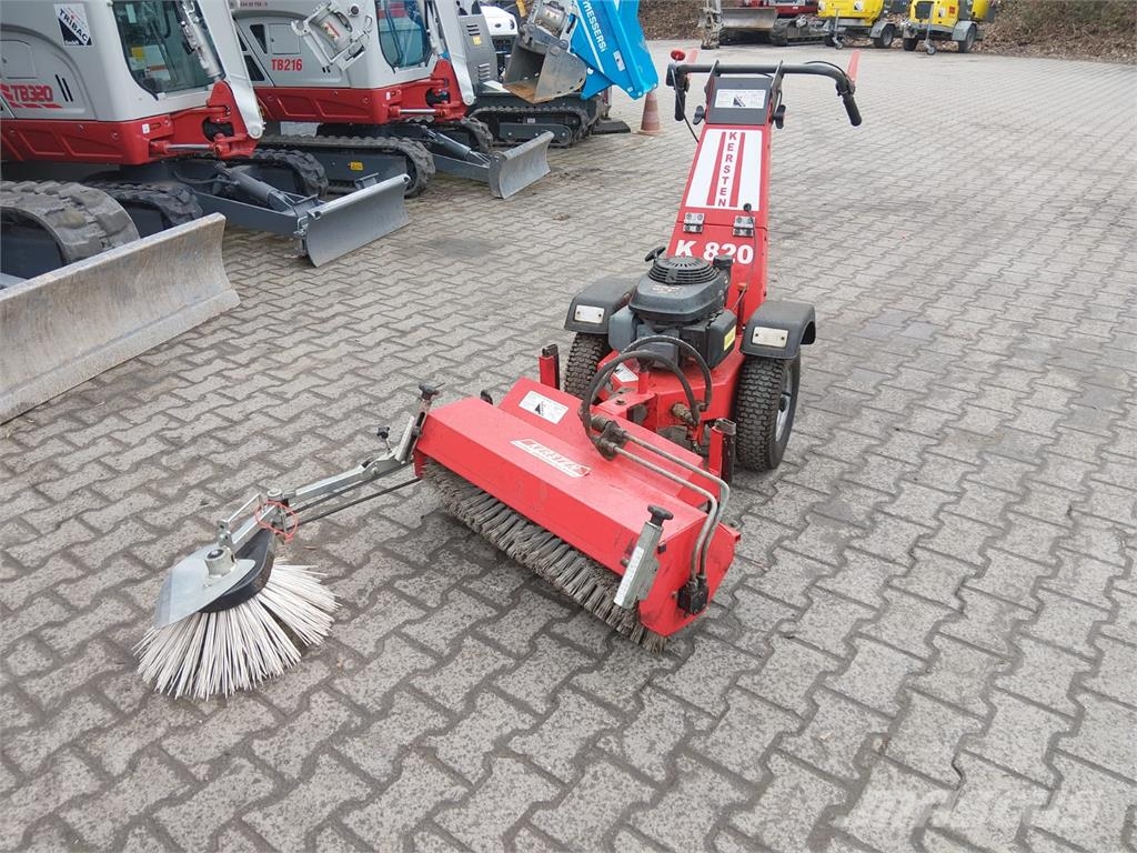 Kersten K820Pro mit Kehrmaschine und Seitenbesen Fatörmelék feldolgozó eszközök