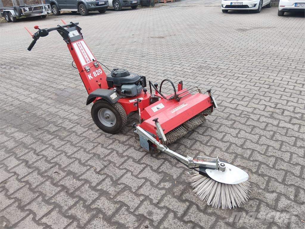Kersten K820Pro mit Kehrmaschine und Seitenbesen Fatörmelék feldolgozó eszközök