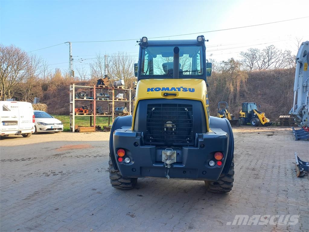 Komatsu WA100M-7 Rataslaadurid
