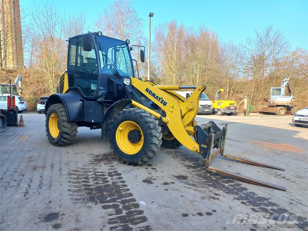 Komatsu WA100M-7 Rataslaadurid