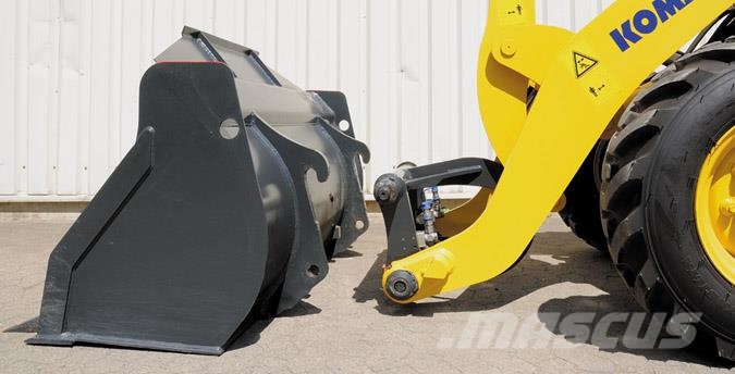 Komatsu WA70M-8 Rataslaadurid