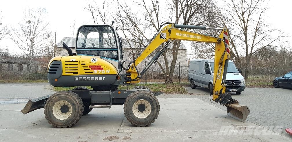 Messersi M-70W Lastik tekerli ekskavatörler