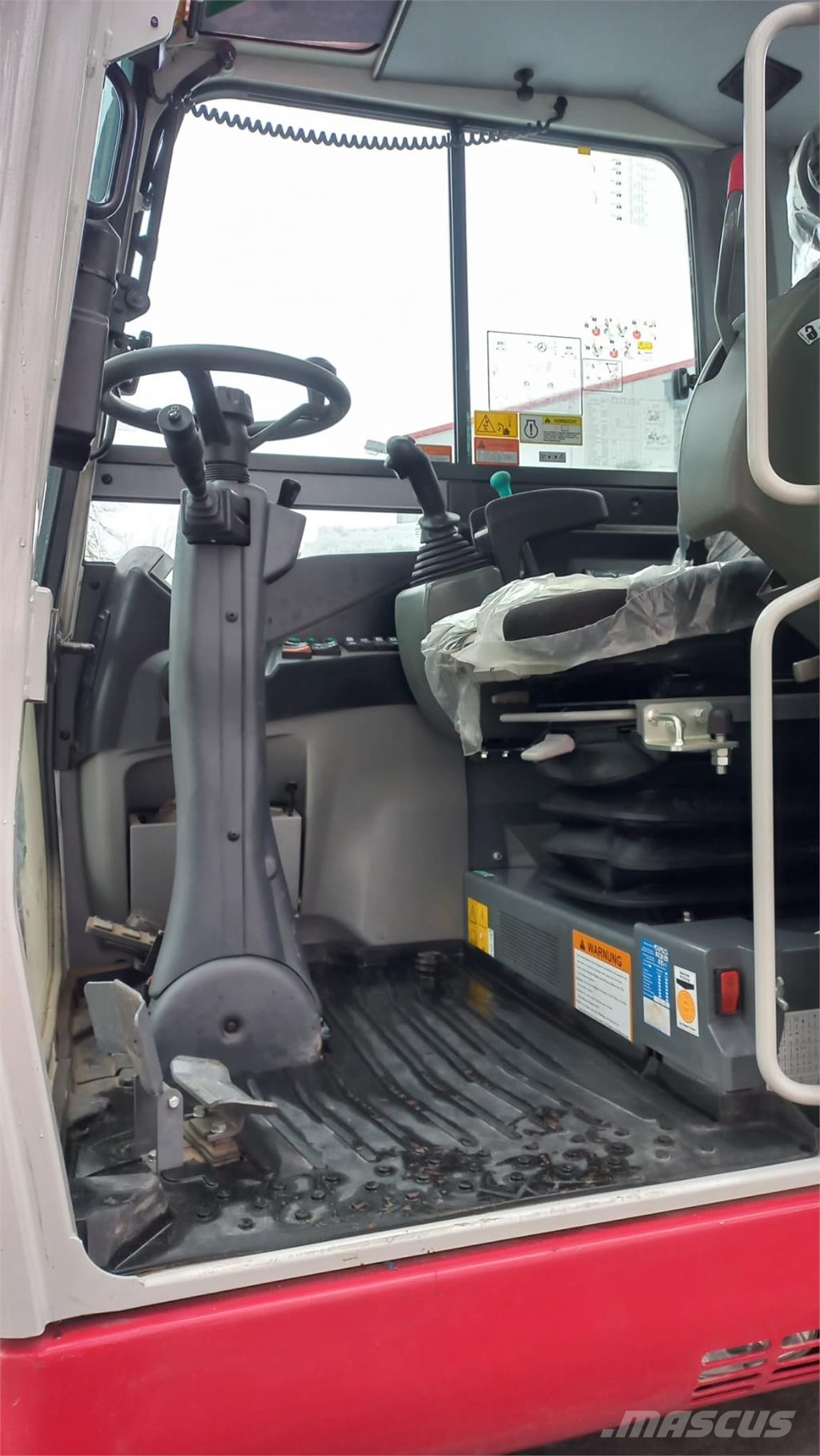 Takeuchi TB295W-2 轮式挖掘机
