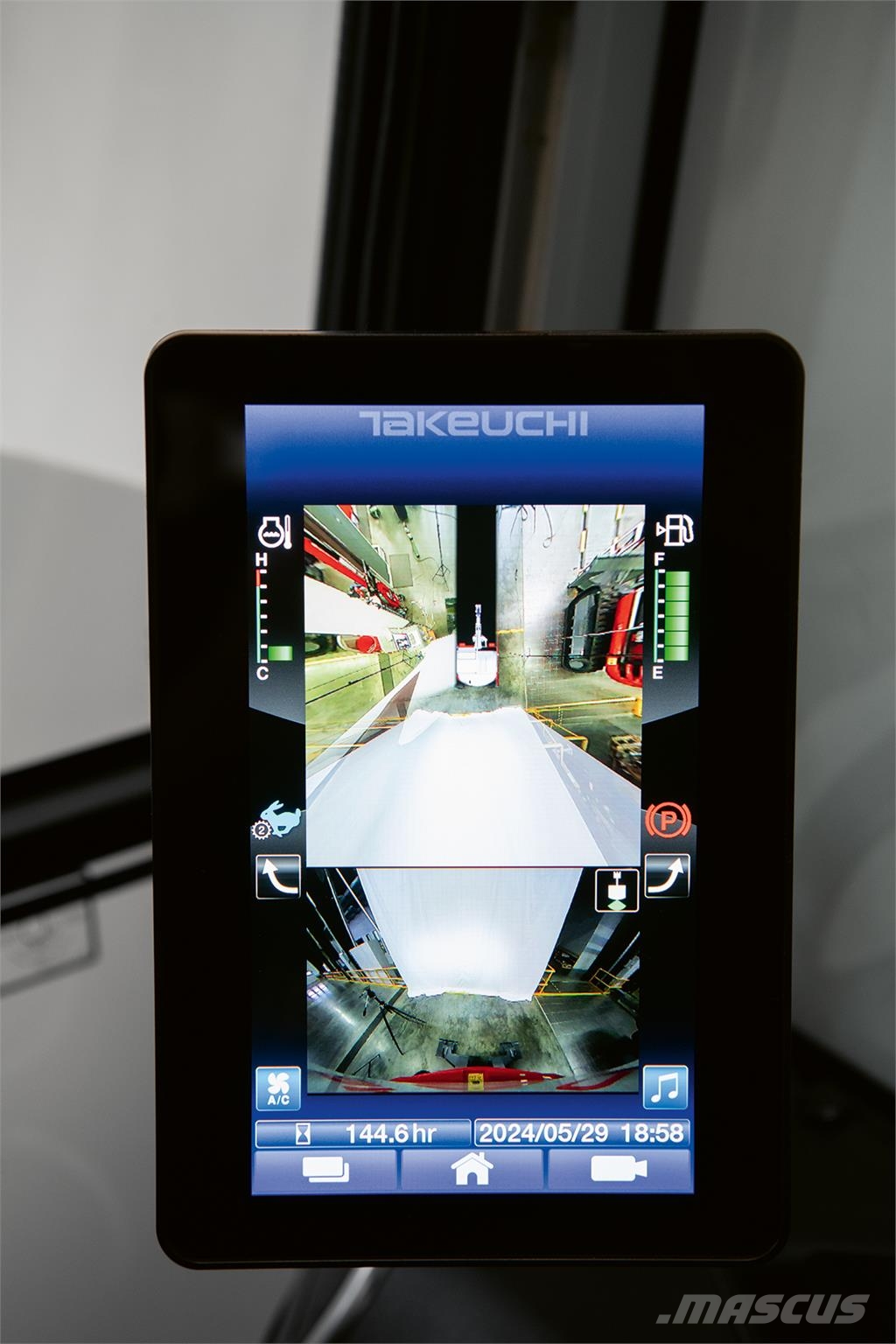Takeuchi TB370W 轮式挖掘机
