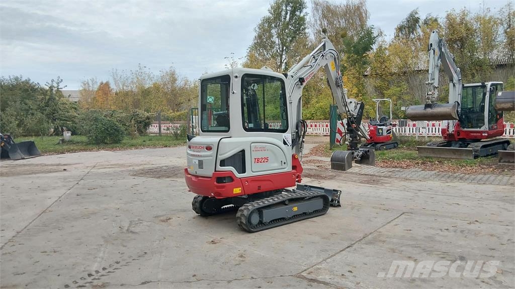 Takeuchi TB225 Minikaivukoneet < 7t