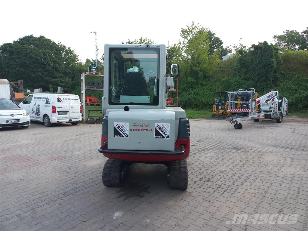 Takeuchi TB228H Roomikekskavaatorid