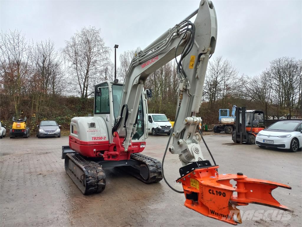 Takeuchi TB250-2 Escavadoras Midi 7t - 12t