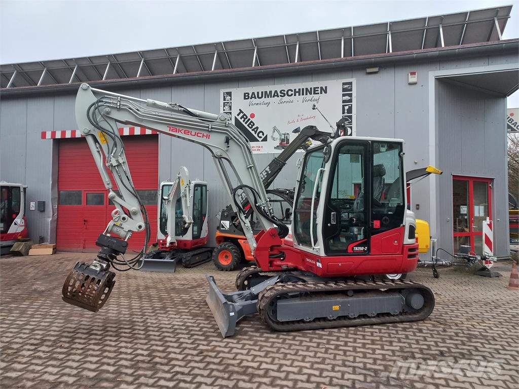 Takeuchi TB250-2 Escavadoras Midi 7t - 12t