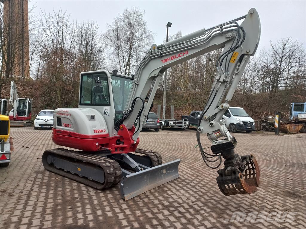 Takeuchi TB250-2 Escavadoras Midi 7t - 12t