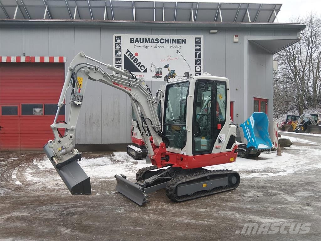 Takeuchi TB225 ミニ油圧ショベル 7t以下（ミニユンボ・ミニディガー）