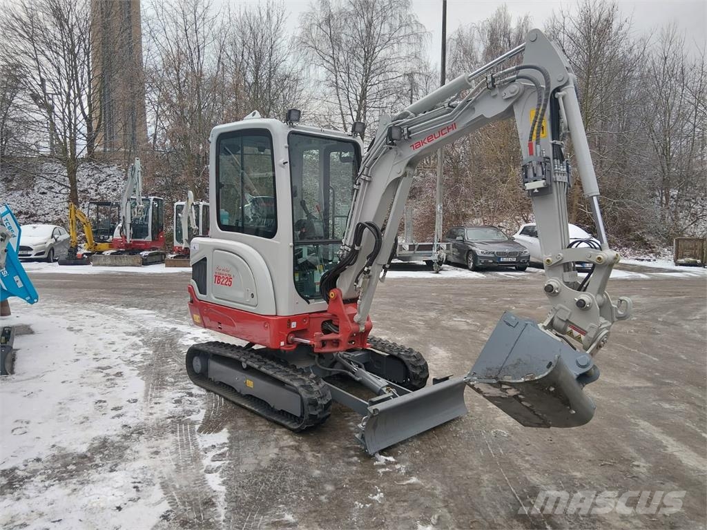 Takeuchi TB225 ミニ油圧ショベル 7t以下（ミニユンボ・ミニディガー）