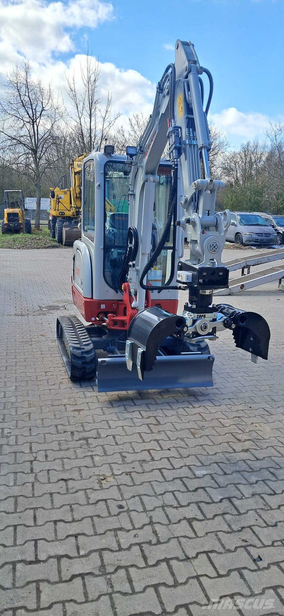 Takeuchi TB225 ミニ油圧ショベル 7t以下（ミニユンボ・ミニディガー）