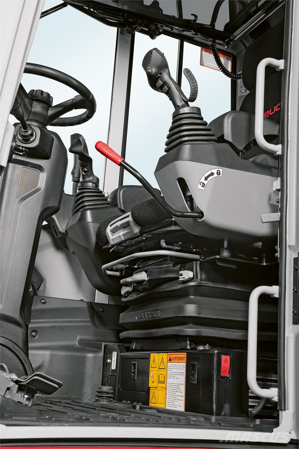 Takeuchi TB370W 轮式挖掘机
