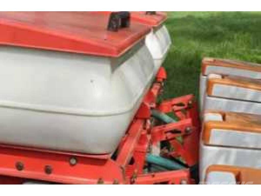 Agromaster Planter A8 مثاقيب