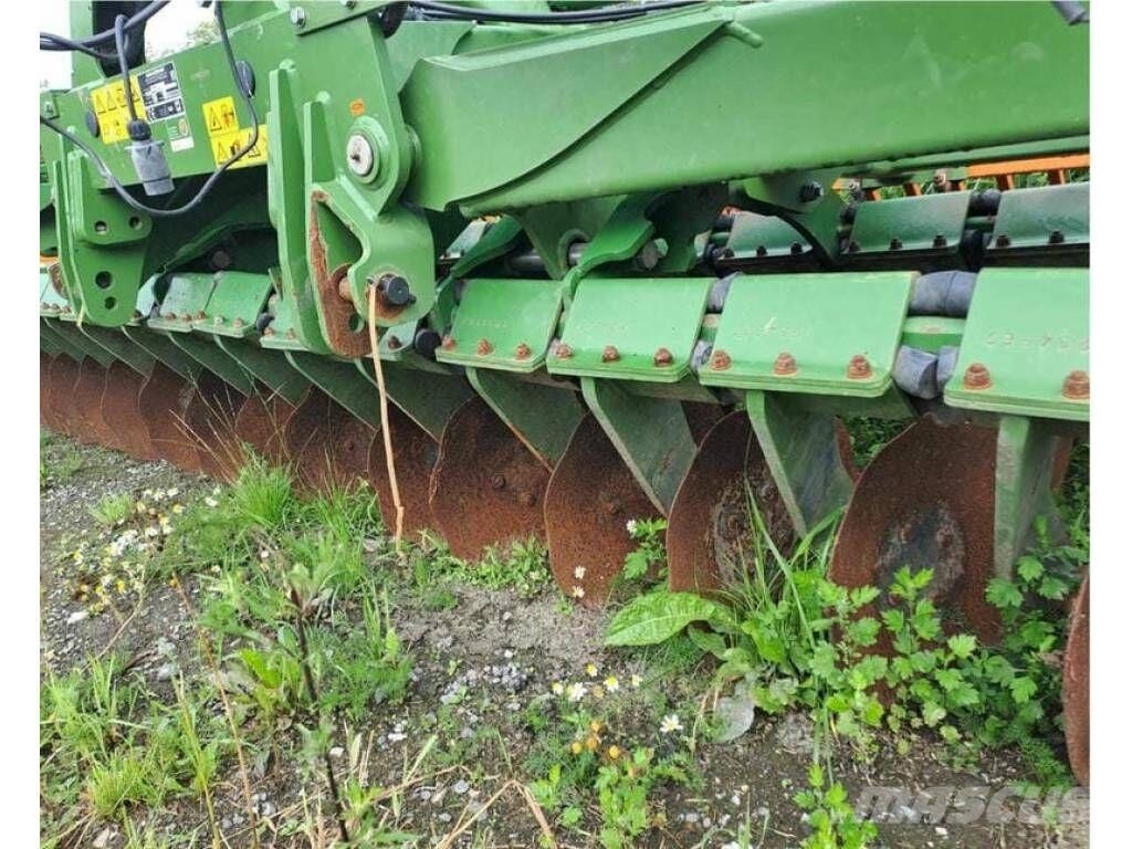 Amazone Catros + 6002-2 Schijveneggen
