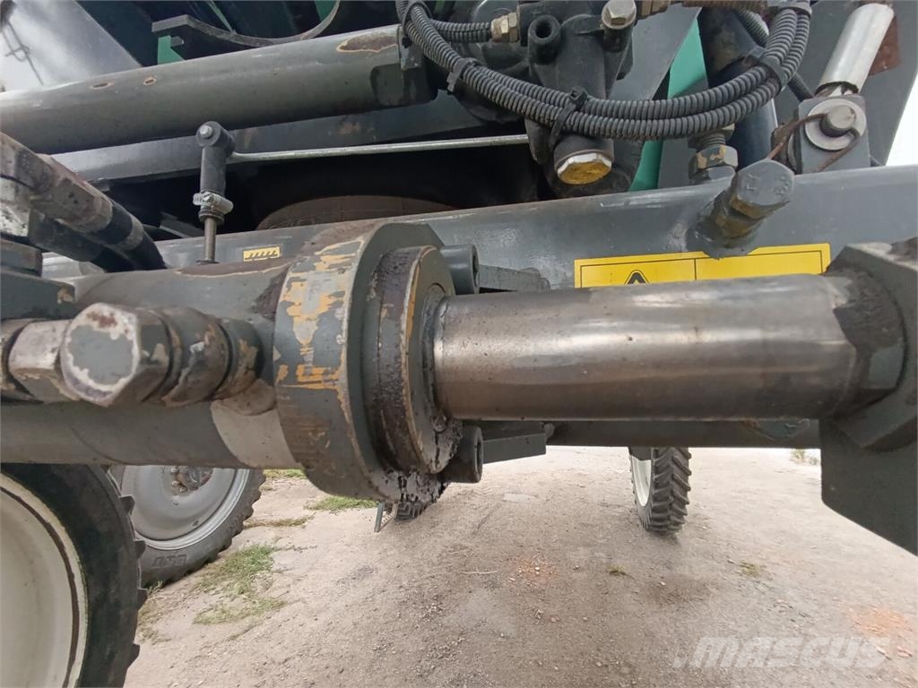 Berthoud Самохідний обприскувач Berthoud Raptor 4240 (2013) Kendinden tahrikli pülverizatörler