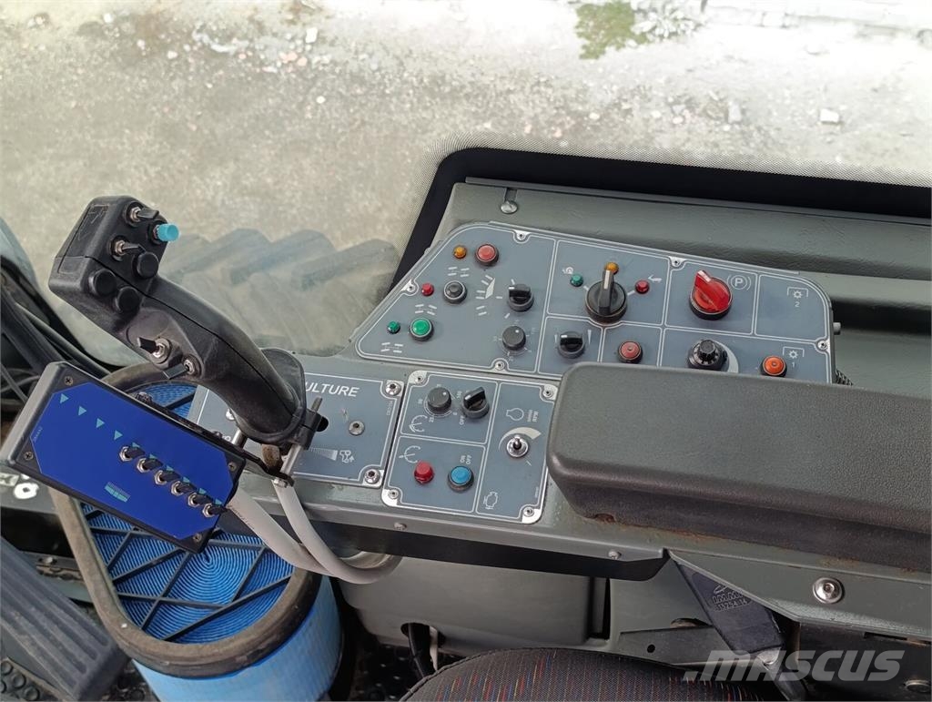 Berthoud Самохідний обприскувач Berthoud Raptor 4240 (2013) Kendinden tahrikli pülverizatörler