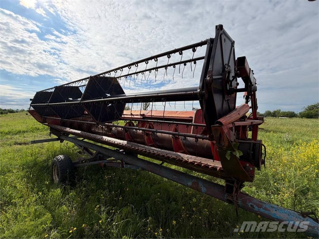 Case IH 1680 (1993) 联合收割机