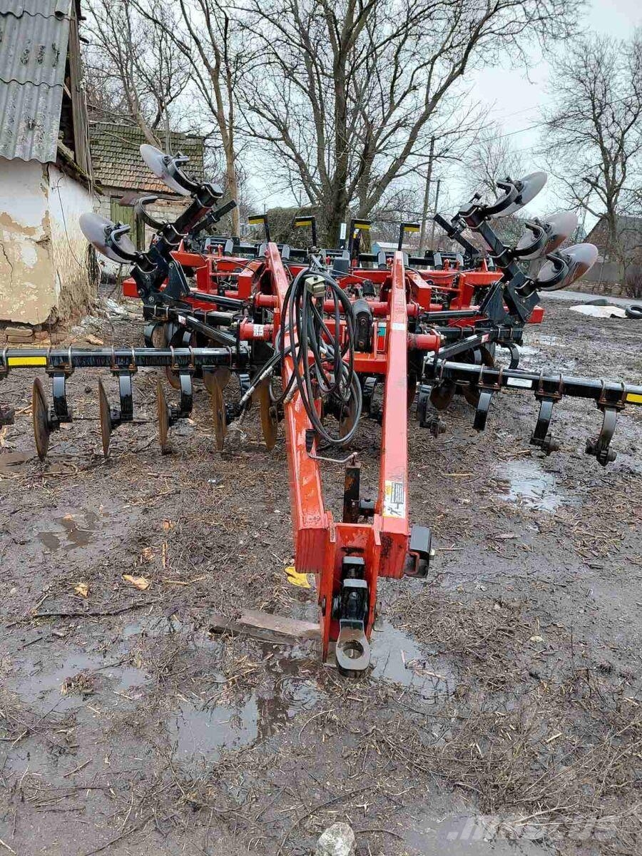Case IH Глибокорозпушувач Case IH Ecolo-Tiger 870 Podrivači