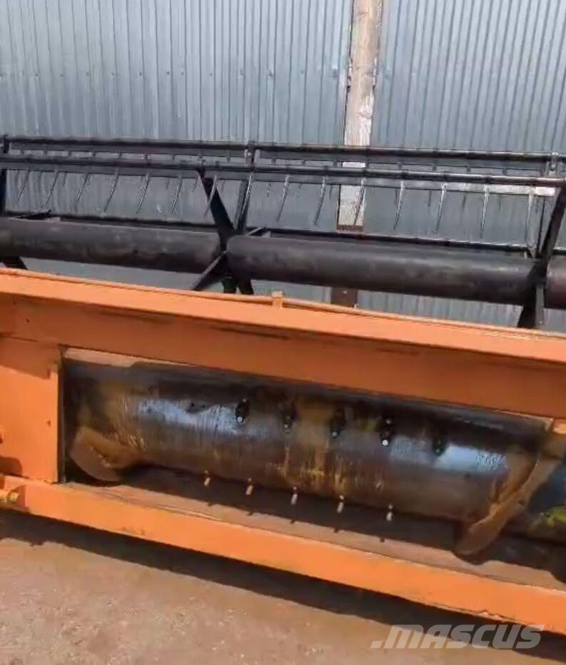 CAT Жниварка зернова CAT F30 (2004) Kombajnové hlavice