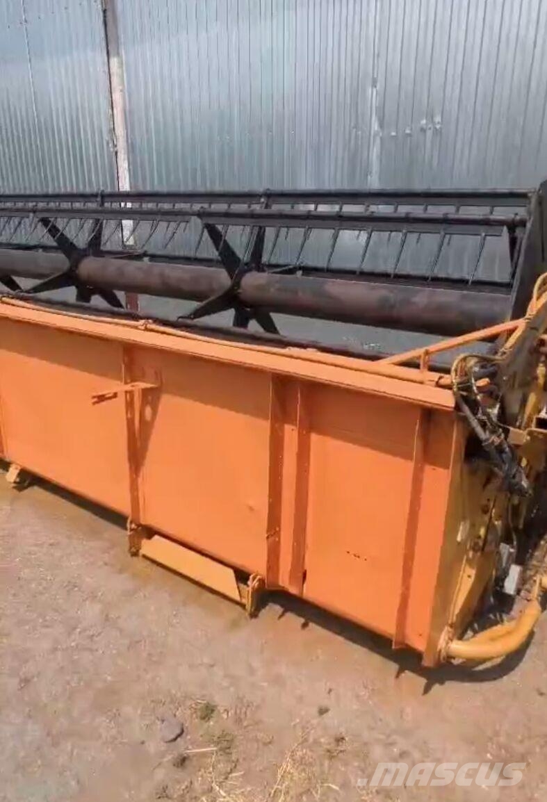 CAT Жниварка зернова CAT F30 (2004) Kombajnové hlavice