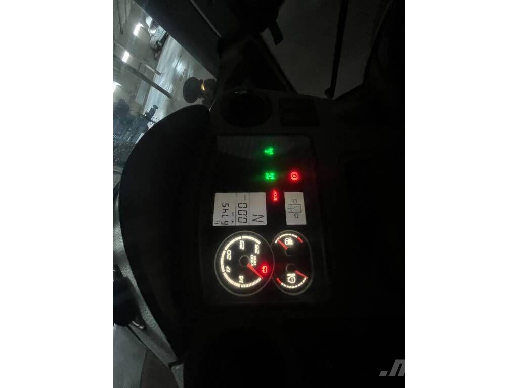 CLAAS Arion 640 الجرارات