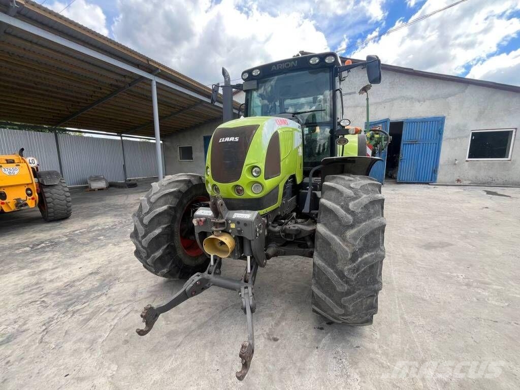 CLAAS Arion 640 الجرارات