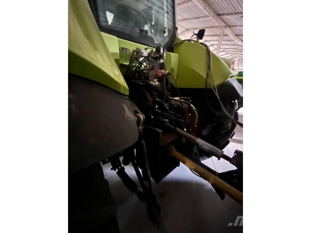 CLAAS Arion 640 الجرارات