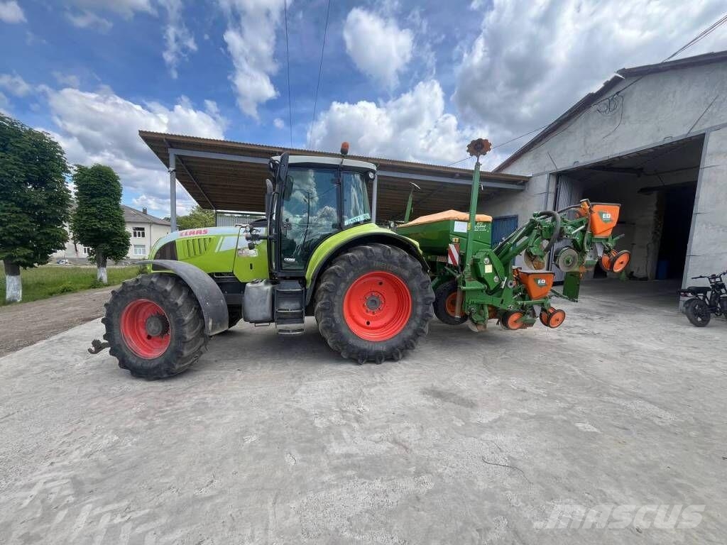 CLAAS Arion 640 الجرارات