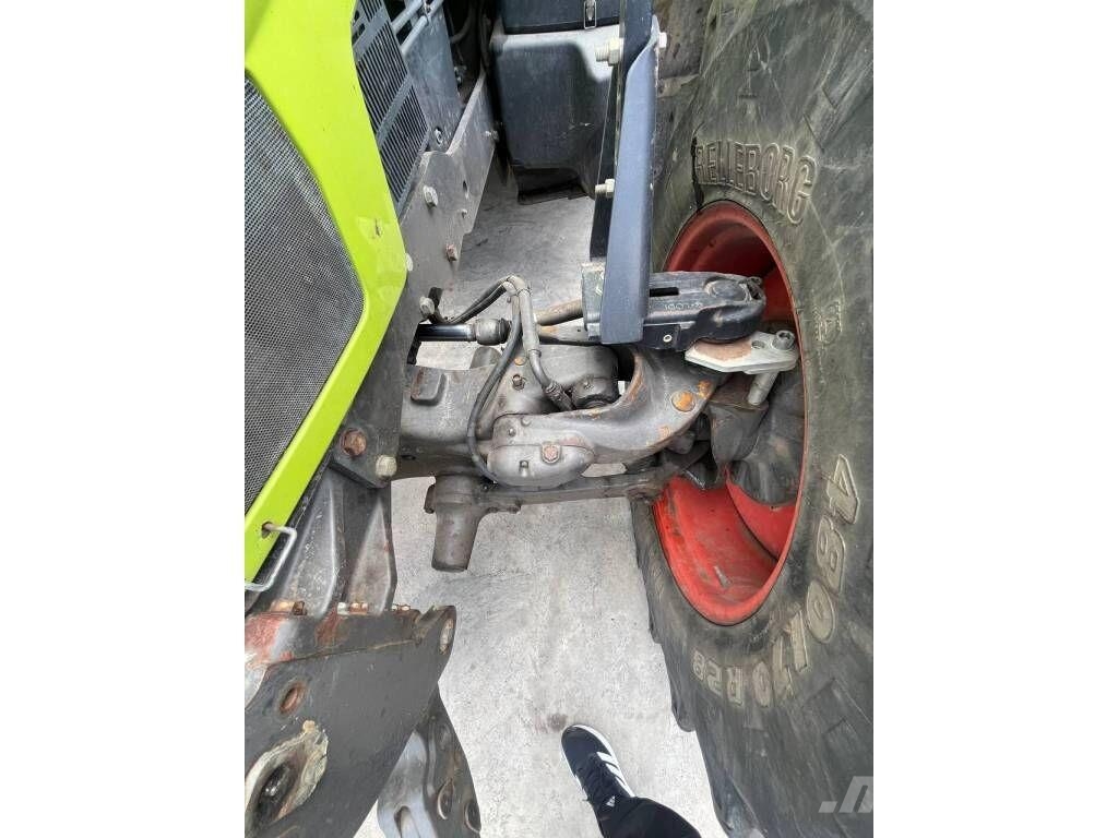 CLAAS Arion 640 الجرارات