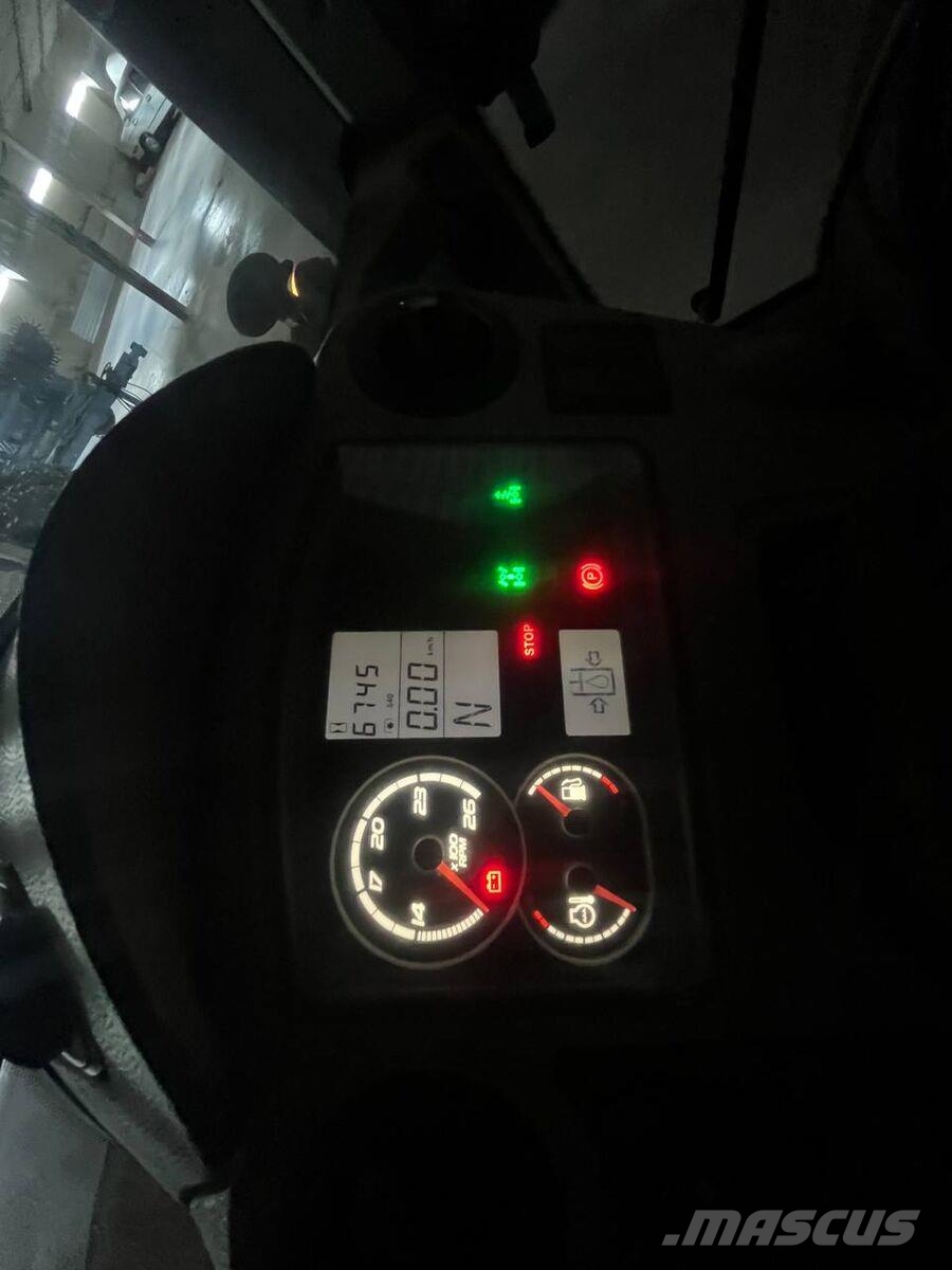CLAAS Arion 640 (2008) Трактора