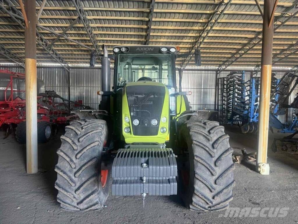 CLAAS Axion 850 Трактори