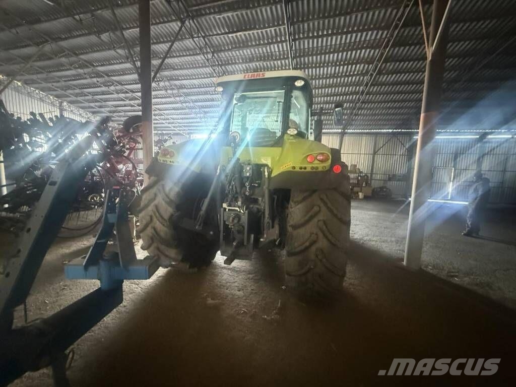 CLAAS Axion 850 Трактори