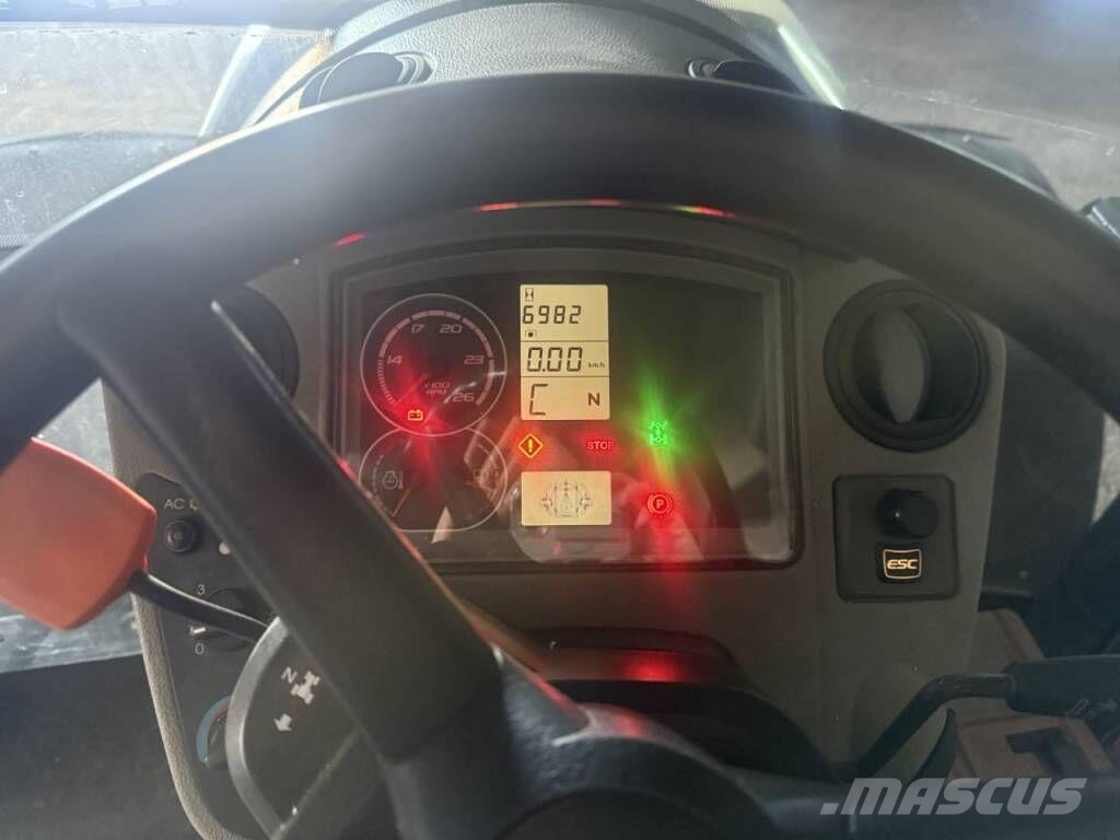 CLAAS Axion 850 Трактори