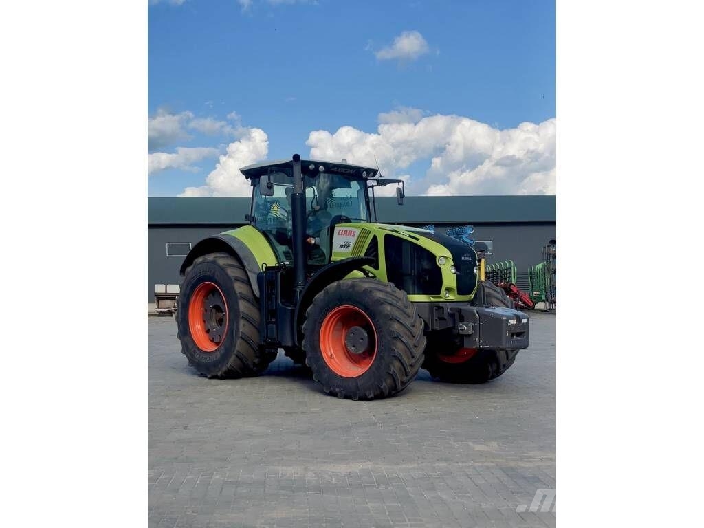 CLAAS Axion 950 Трактори