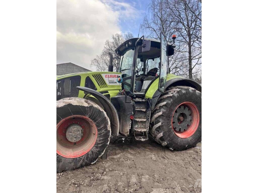 CLAAS Axion 950 Трактори
