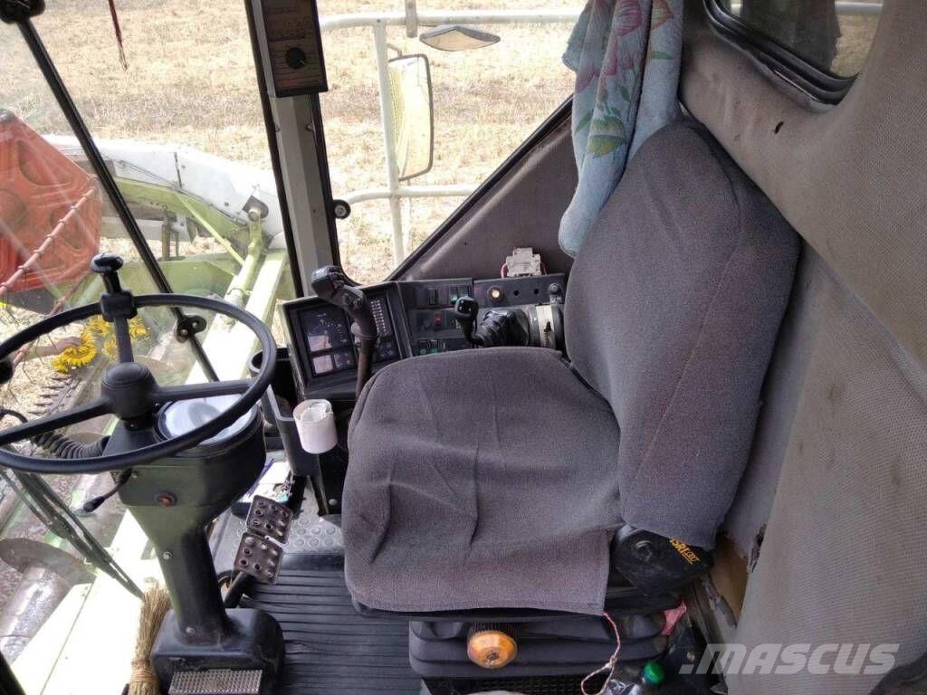 CLAAS Mega 208 Mejetærskere