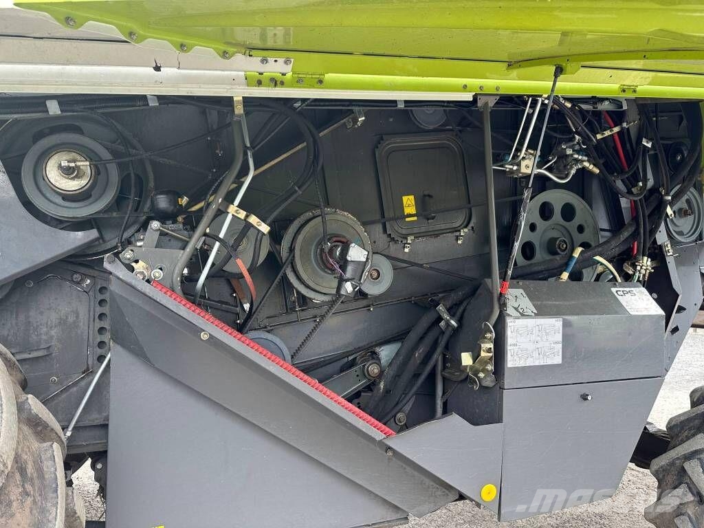 CLAAS Tucano 440 Зернозбиральні комбайни