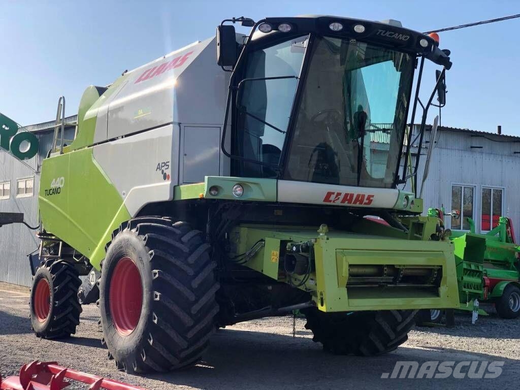 CLAAS Tucano 440 Teraviljakombainid