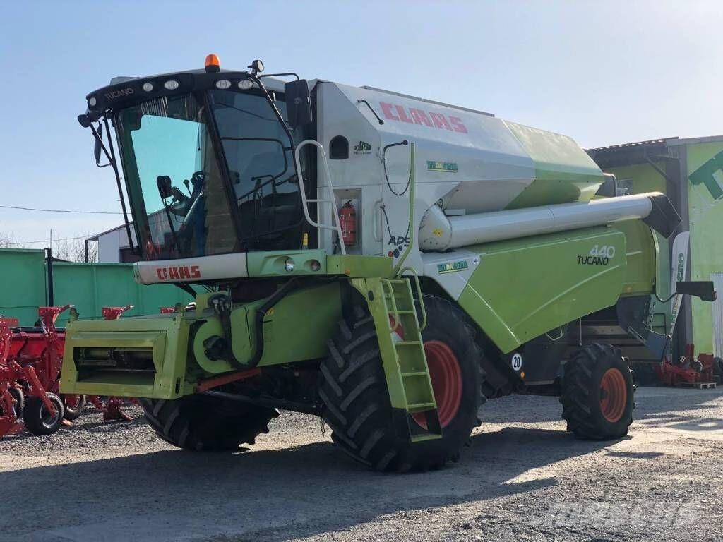 CLAAS Tucano 440 Teraviljakombainid