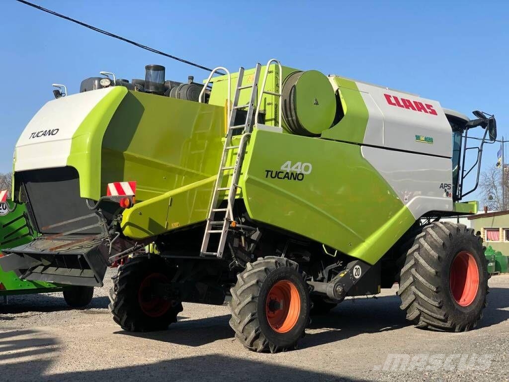 CLAAS Tucano 440 Teraviljakombainid