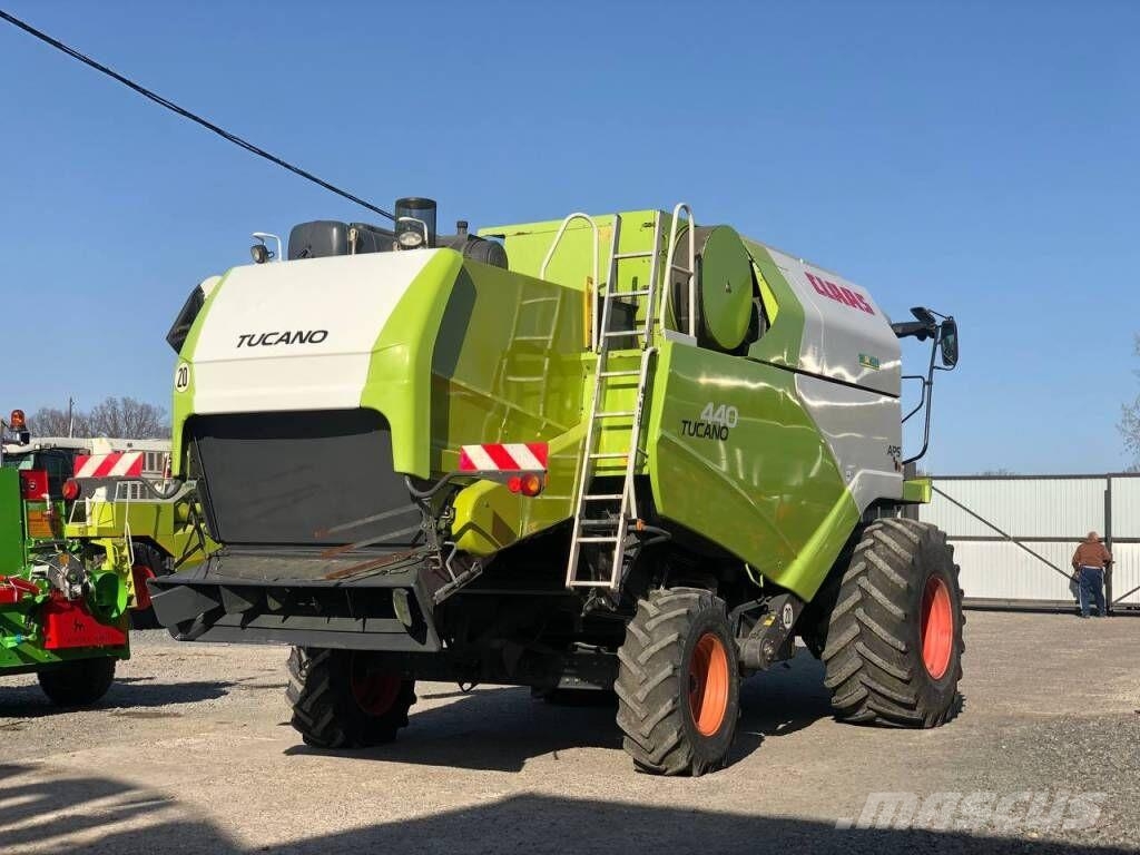 CLAAS Tucano 440 Teraviljakombainid