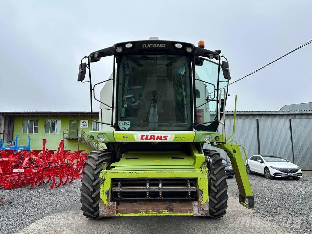 CLAAS Tucano 440 Зернозбиральні комбайни