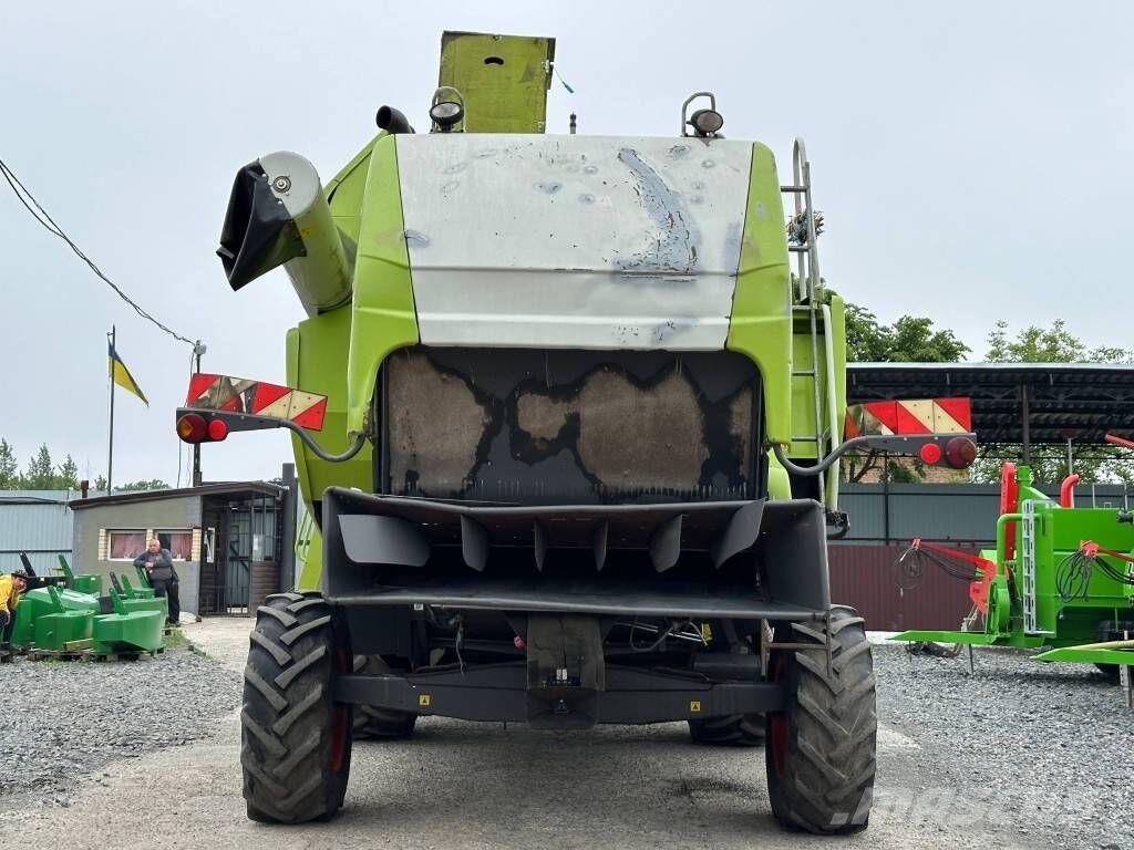 CLAAS Tucano 440 Зернозбиральні комбайни