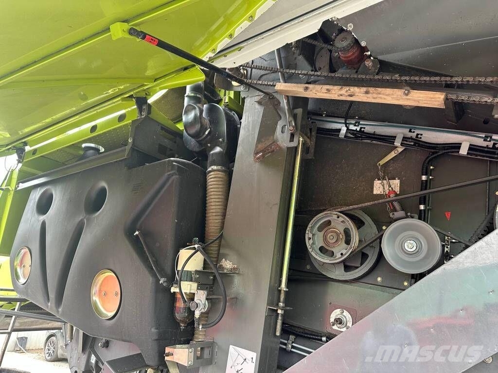 CLAAS Tucano 440 Зернозбиральні комбайни