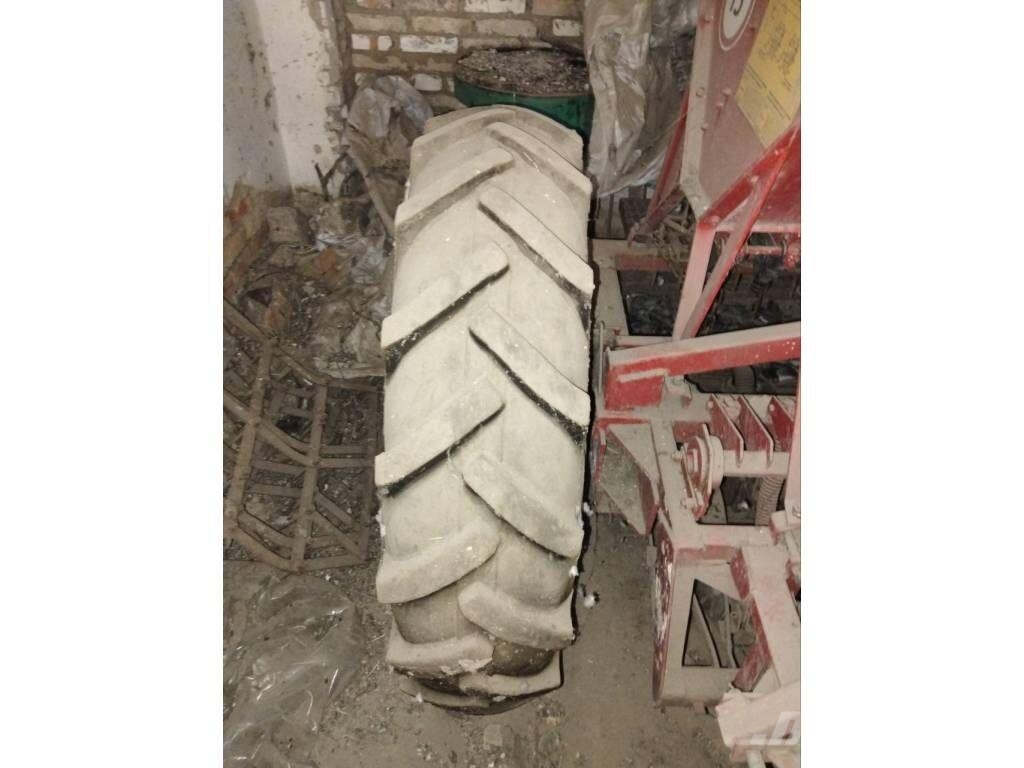 Elvorti (Chervona Zirka) Astra SZ-5.4 Mechanické sejačky