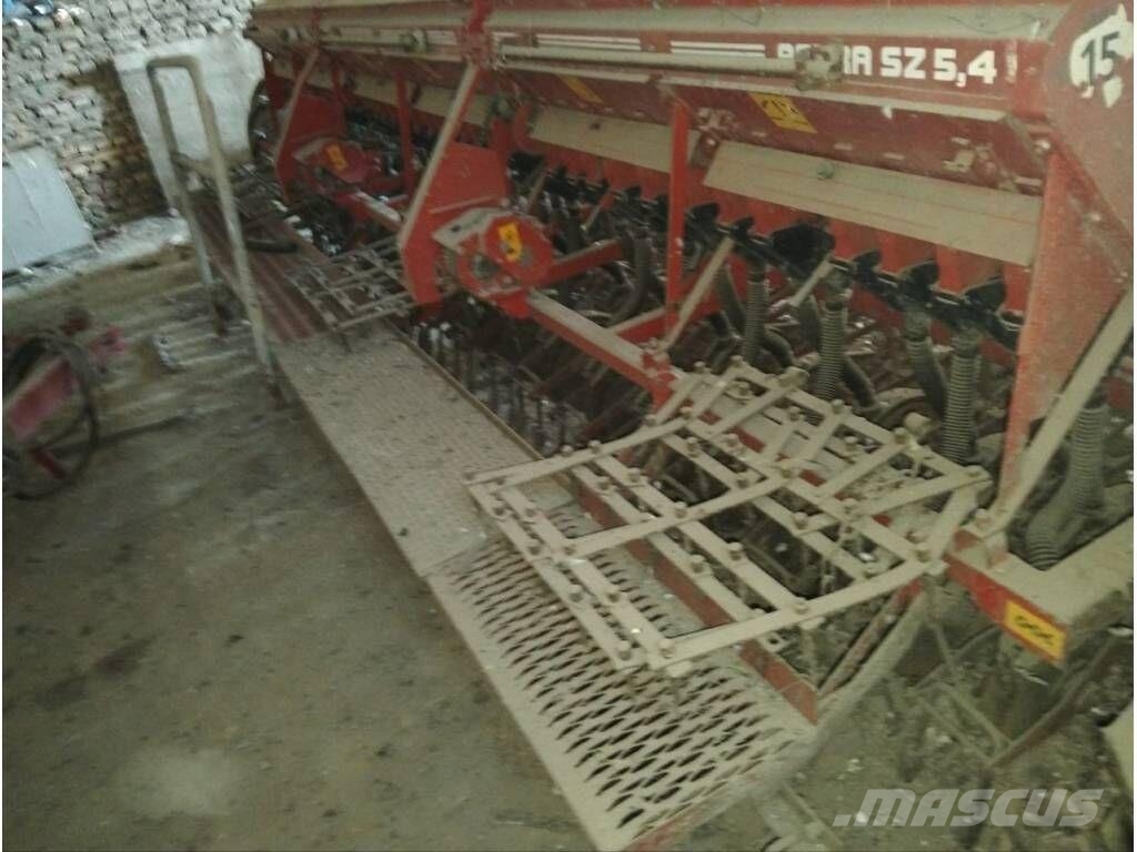 Elvorti (Chervona Zirka) Astra SZ-5.4 Mechanické sejačky