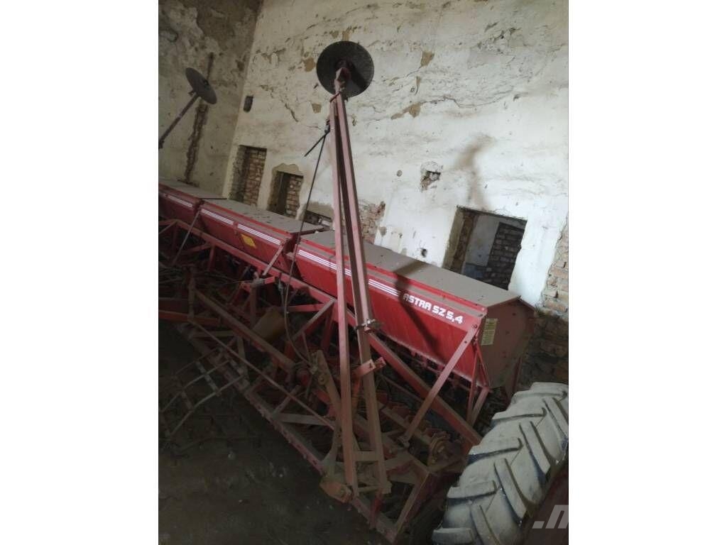Elvorti (Chervona Zirka) Astra SZ-5.4 Mechanické sejačky