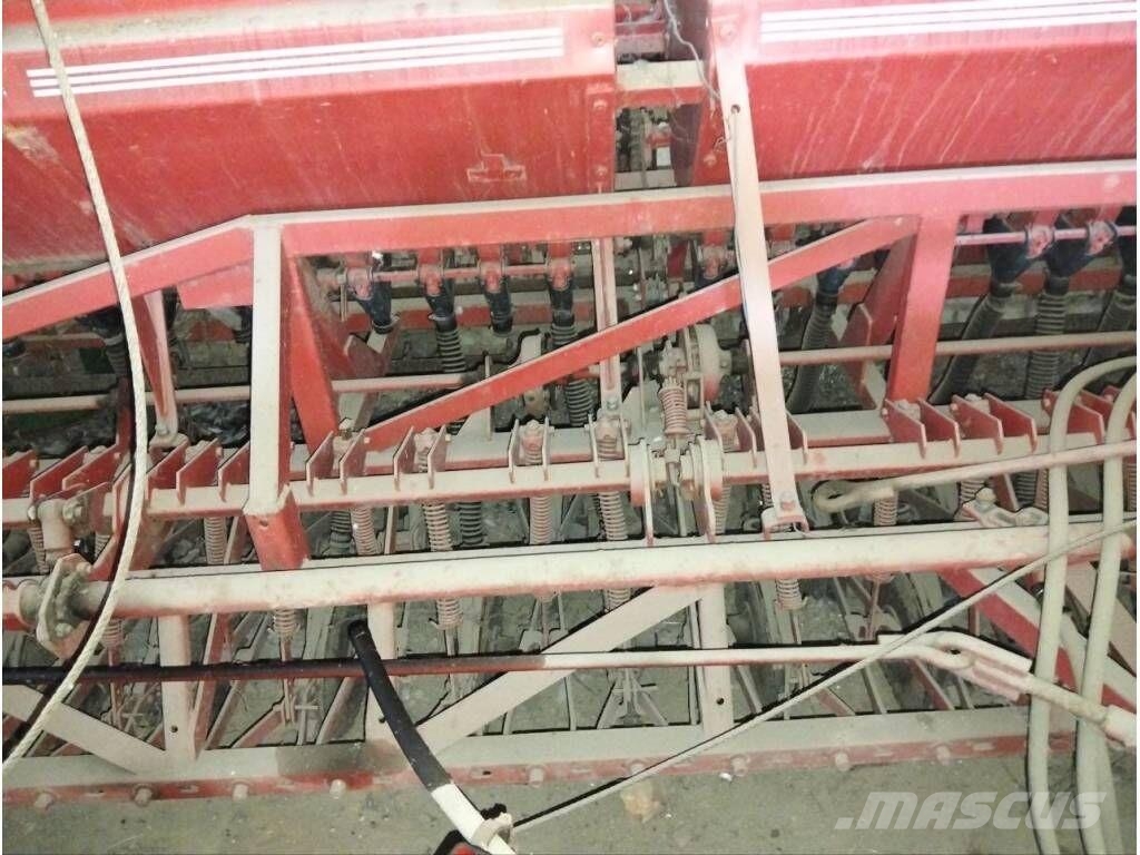Elvorti (Chervona Zirka) Astra SZ-5.4 Mechanické sejačky