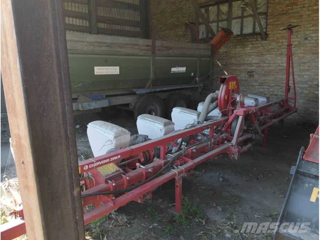 Elvorti УПС-8-02 Mechanické sejačky